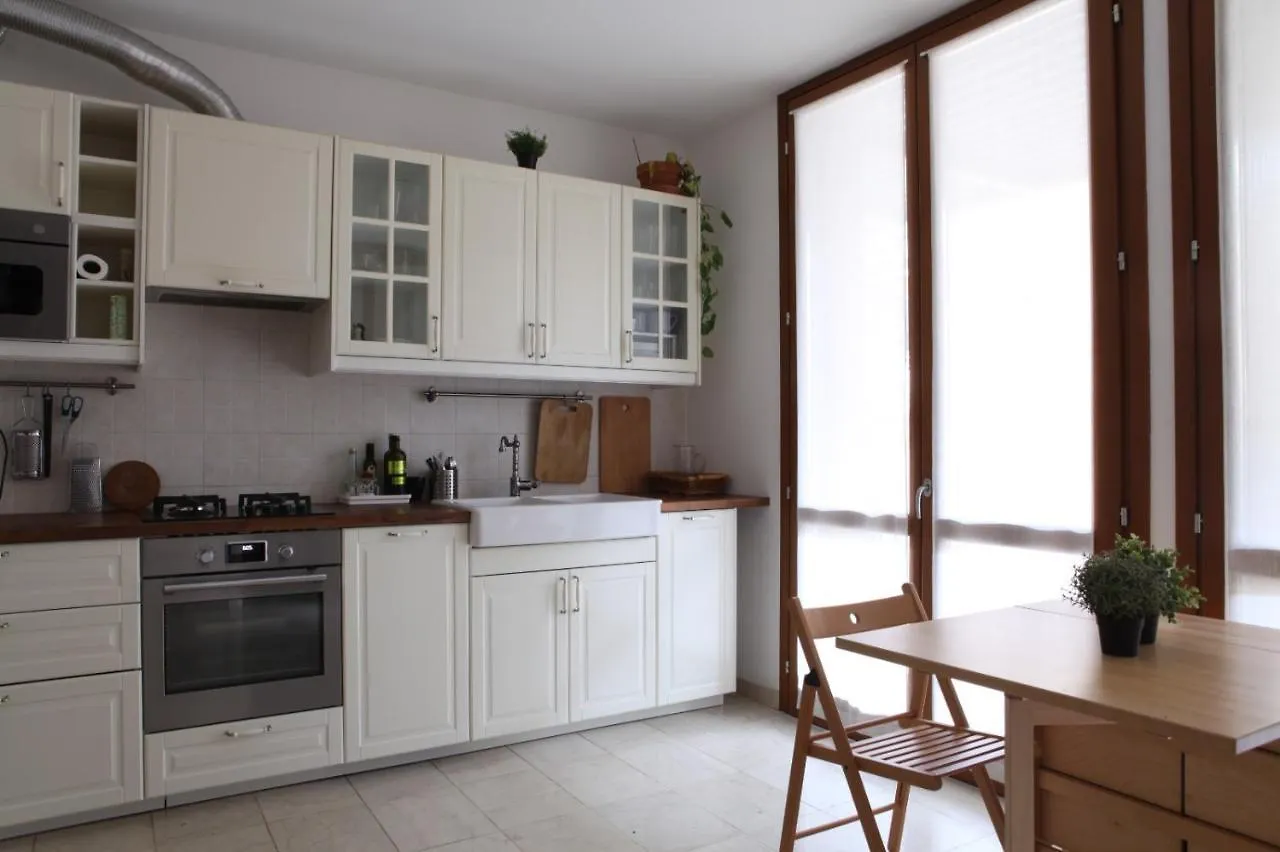 Terrace Apartment Close To Metro Station Milan
