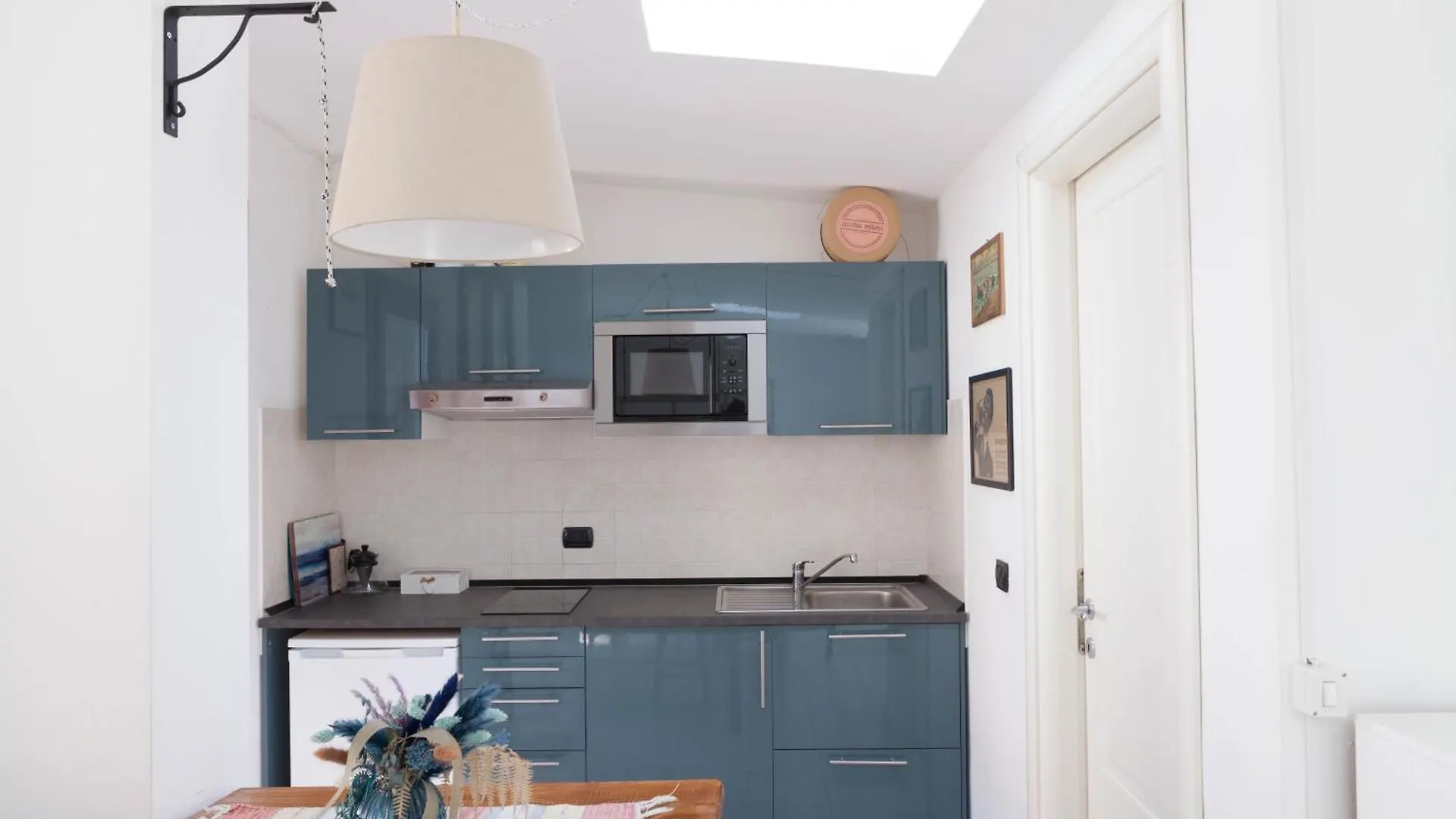 Terrace Apartment Close To Metro Station Milan Italy