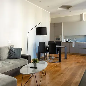 Apartment 5 Min Duomo Luxury In Brera Design District, Milan