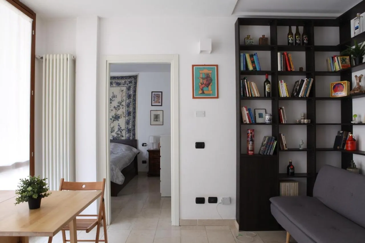 Terrace Apartment Close To Metro Station Milan Italy