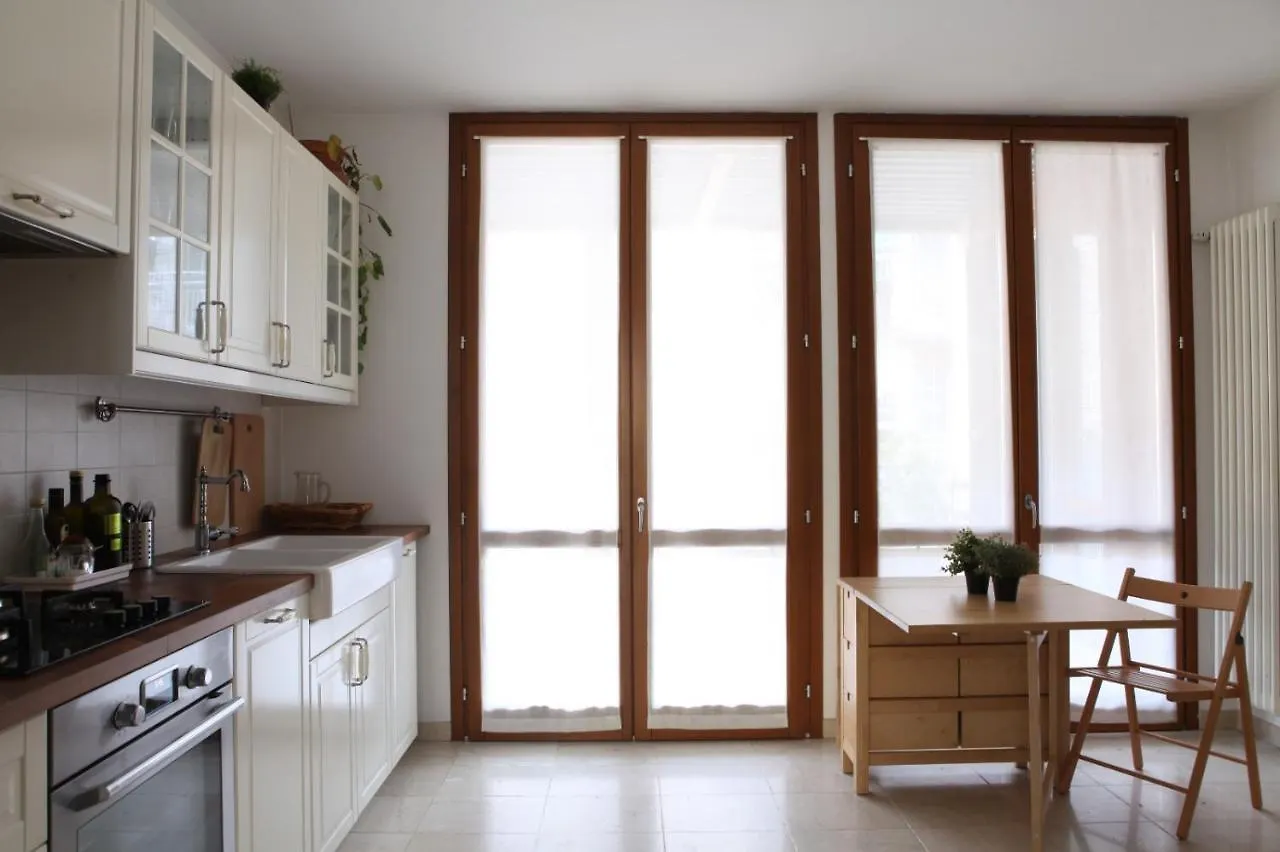 Terrace Apartment Close To Metro Station Milan